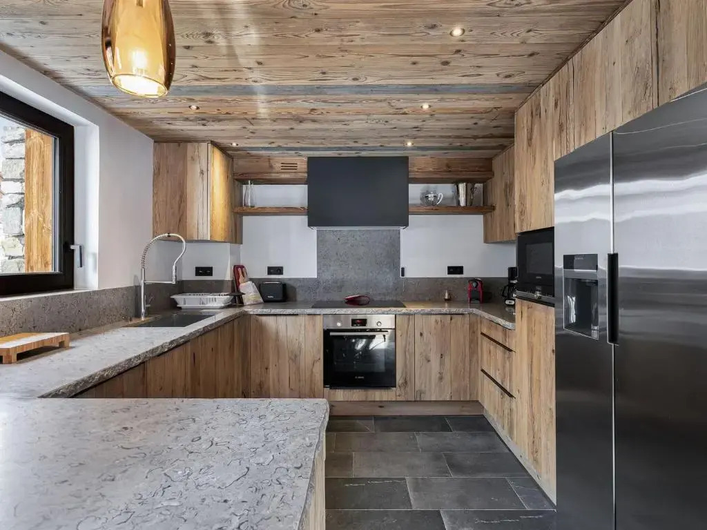 Chalet dException avec Piscine, Hammam et Ascenseur à Val dIsère, Proche des Pistes - FR-1-567-38