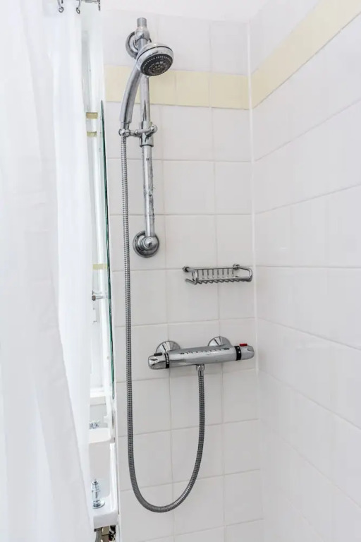 Beautiful City Center 2 Bed Apartment with Park View