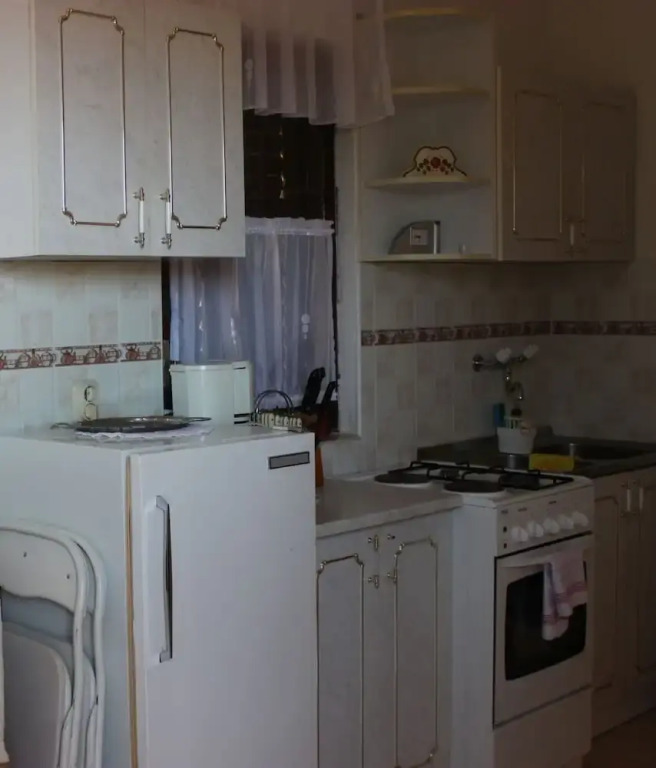 Sunny Hill Apartments