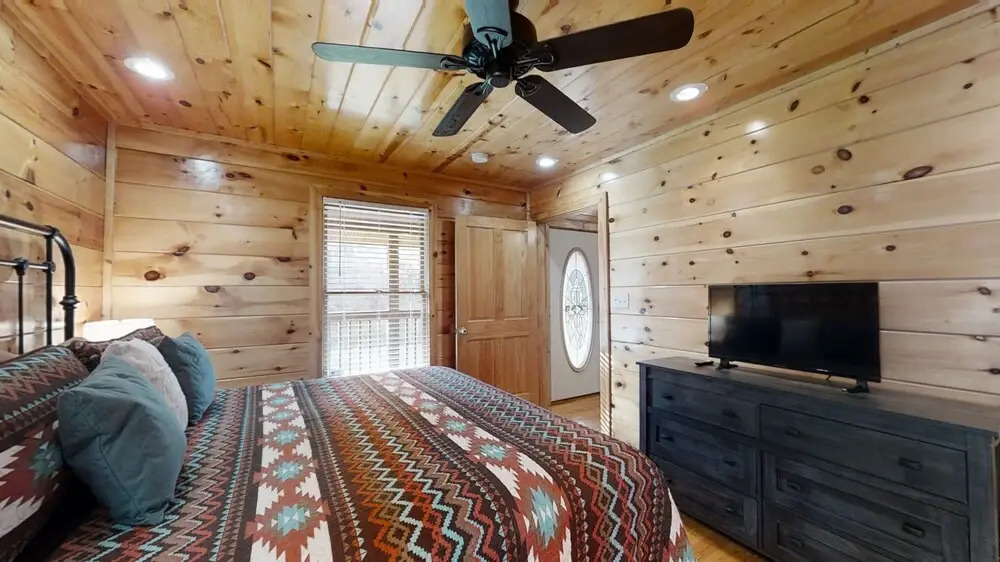 Pleasant Hollow 2 Bedroom Cabin by Redawning