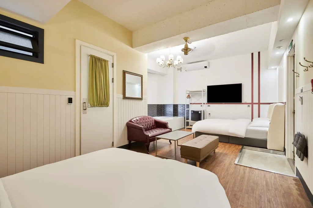 648 Hotel