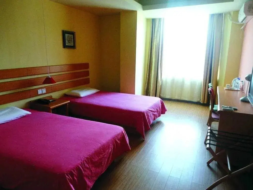 Home Inn Jiefang Road International Shopping Center - Sanya