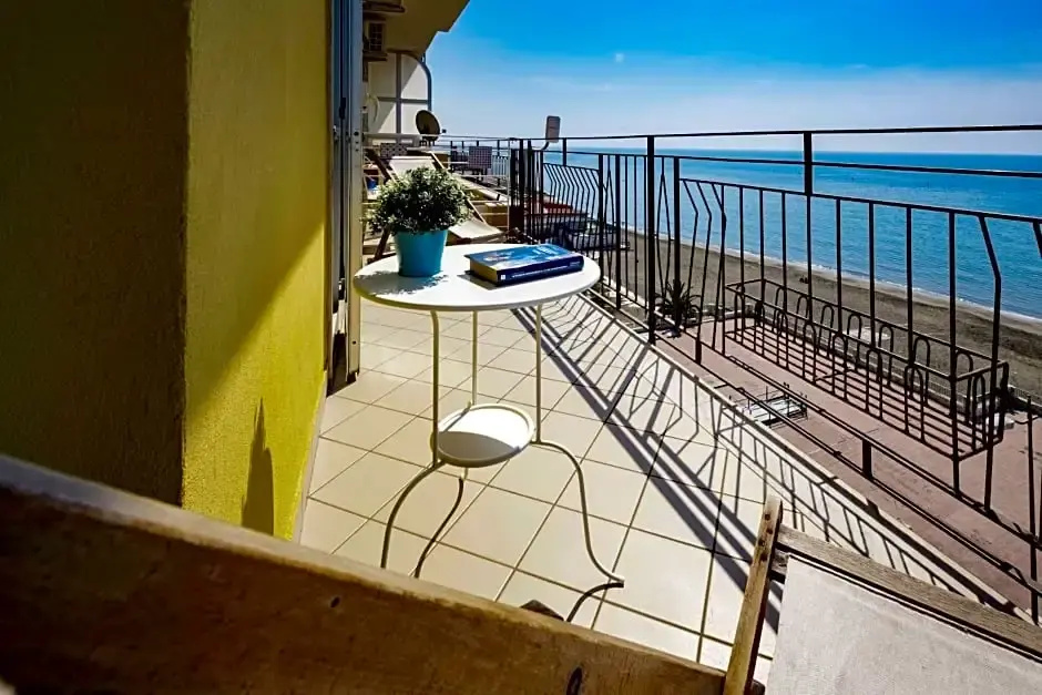 On the beach Sea-view&Kitchen In Room