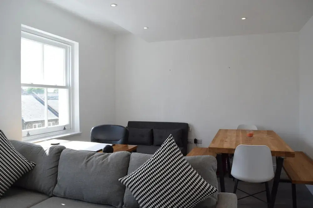Bright 2 Bedroom With Balcony in Wandsworth