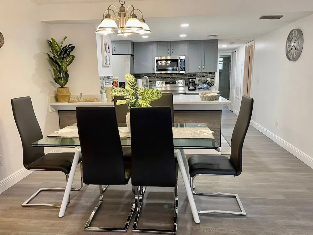 Grand Luxury 3BR Apartment Near Disney 010