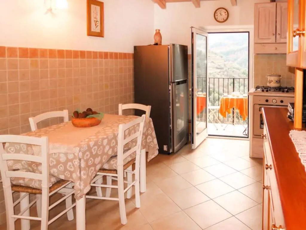 House Reanna Apricale
