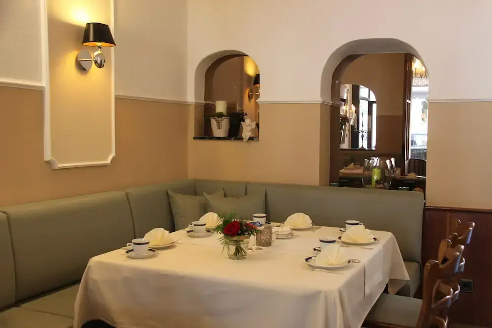Hotel Rheinischer Hof