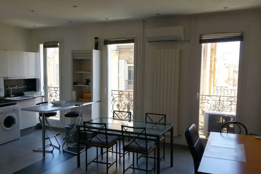 Beautiful 2-room apartment-Downtown/Cours Julien