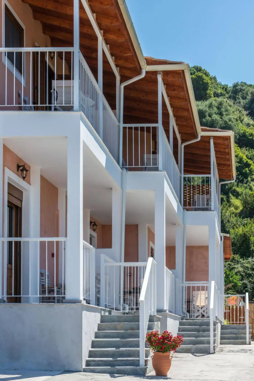 Sea View Village - Studios & Apartments