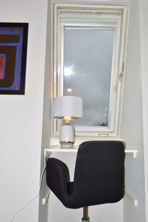 Spacious and Light 3 Bedroom Flat in Scenic Canonmills