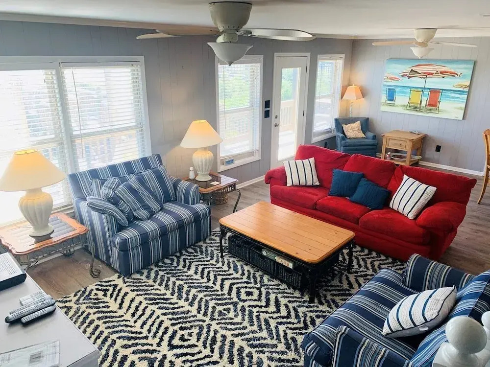 J Chalet - 4 Br Home