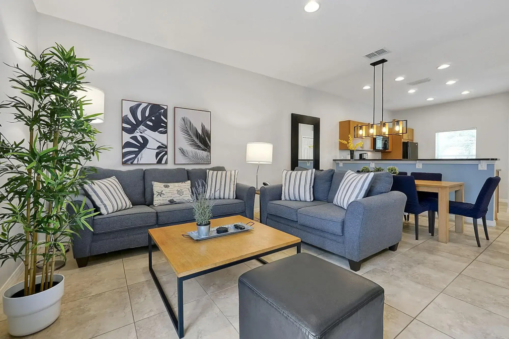 Encantada Resort Vacation Townhomes by IDILIQ