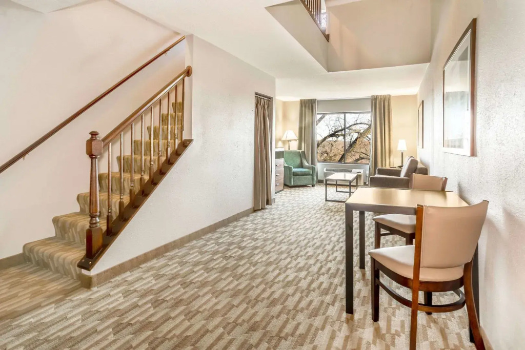 Riverview Inn & Suites, an Ascend Collection Hotel