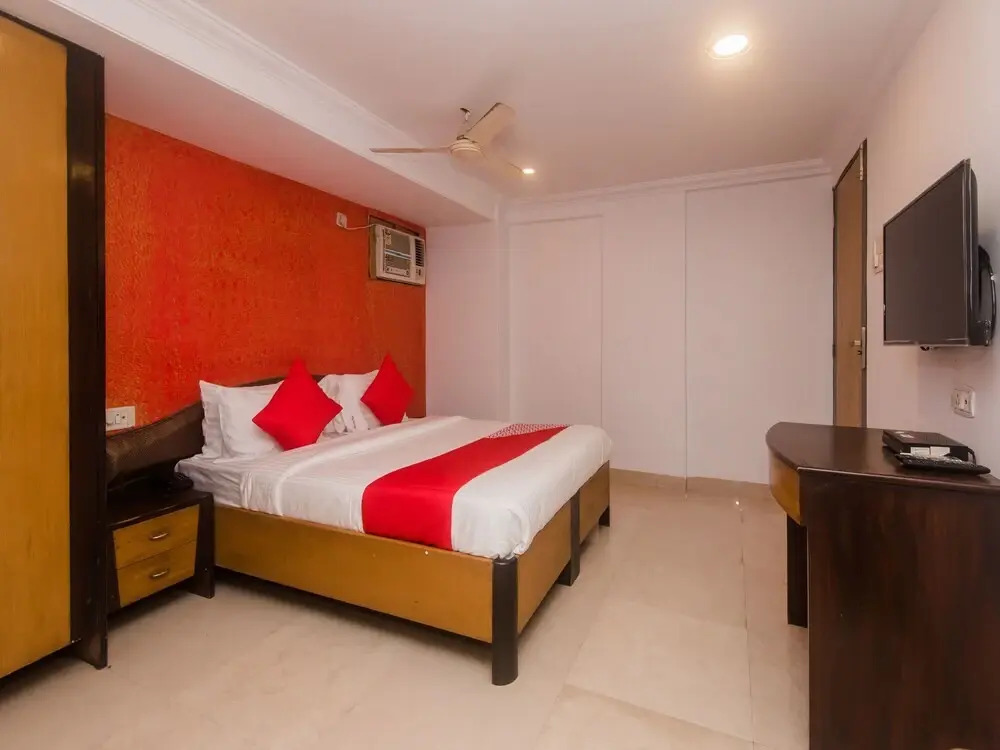 Hotel Palm Star By OYO Rooms