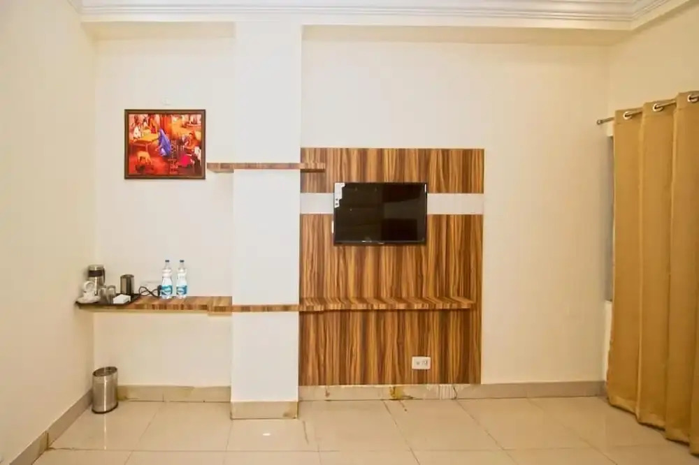 Hotel Revoli Amritsar