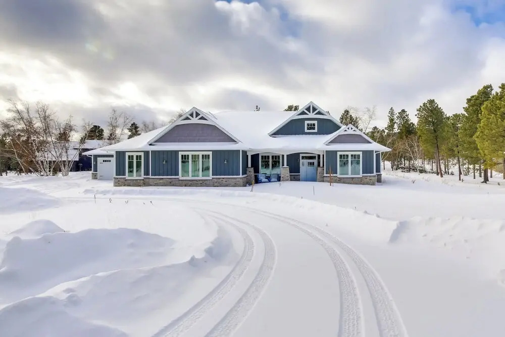 Modern Lead Cabin w/ Hot Tub, 6 Mi to Skiing!