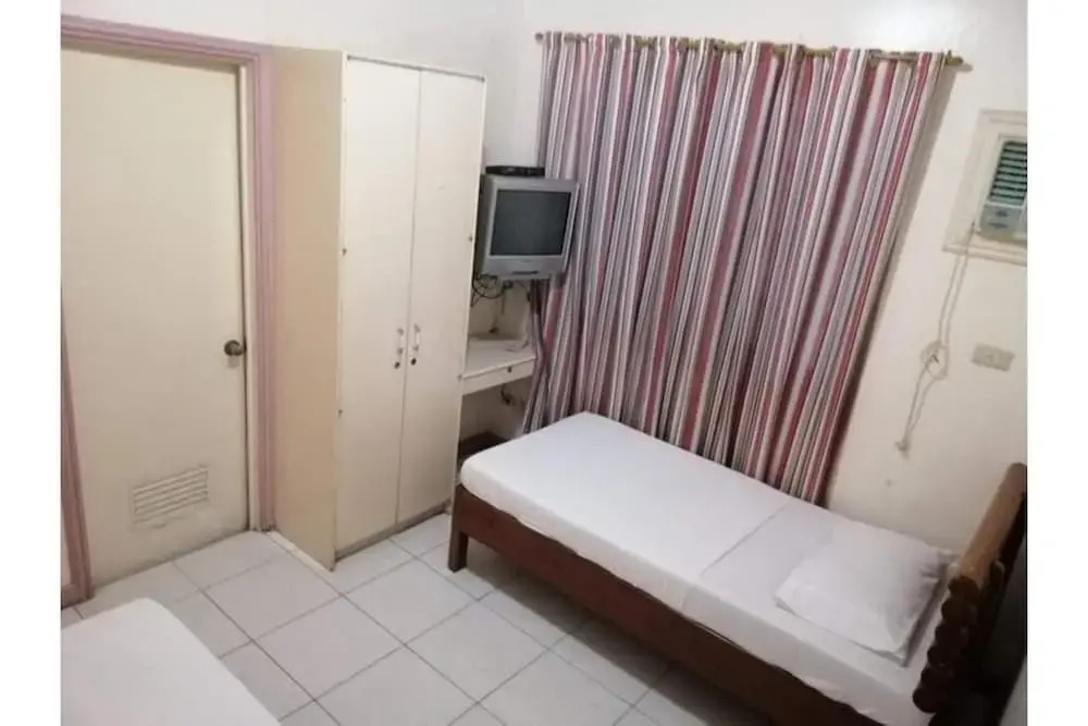 RedDoorz at Casa Marabella Villamonte Bacolod City