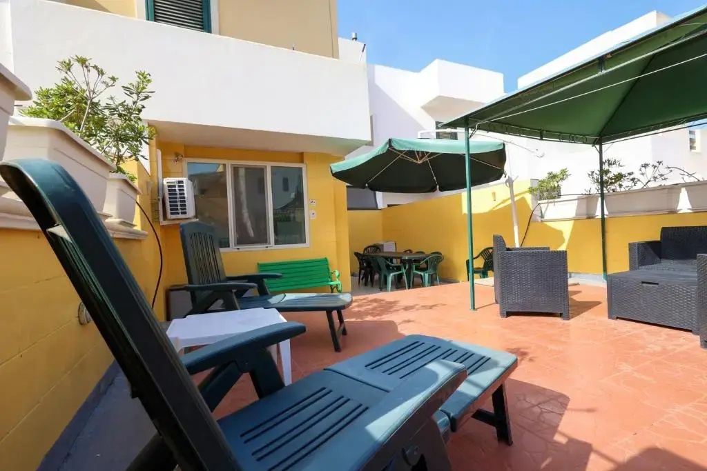 Apartment with 3 bedrooms in Torre Pali with enclosed garden 400 m from the beach