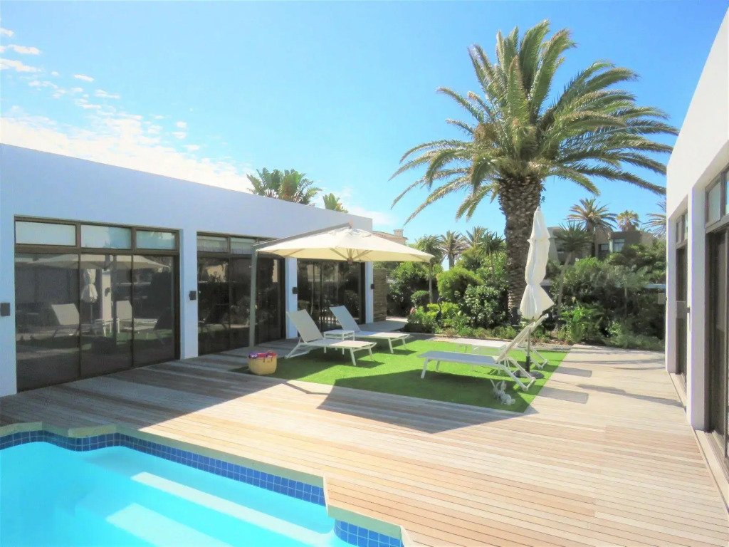 OCEAN BREEZE SUNSET BEACH - Boutique Guesthouse - Cape Town