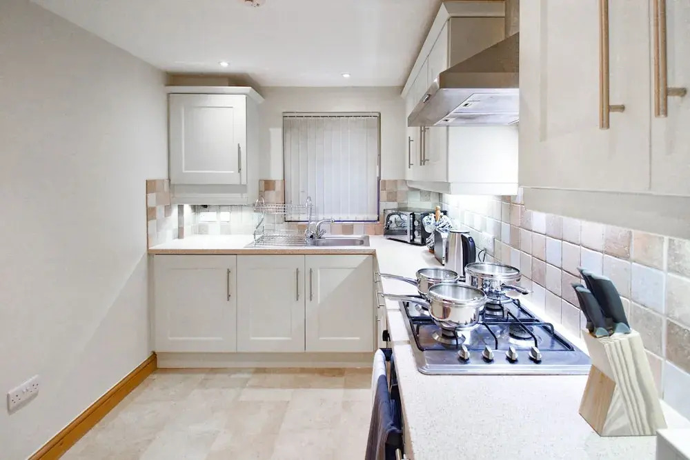 2 Bedroom City Apartment - Close to Queens Hospital