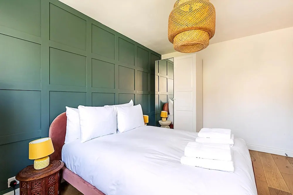 Stylish Islington Garden Flat Sleeps Four