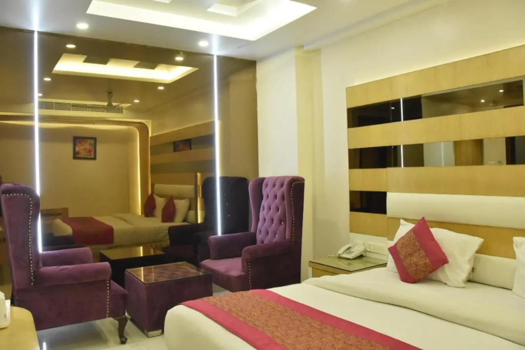 Aman Continental With Restaurant - 5Mins from Connaught Place ,Railway Station & Metro