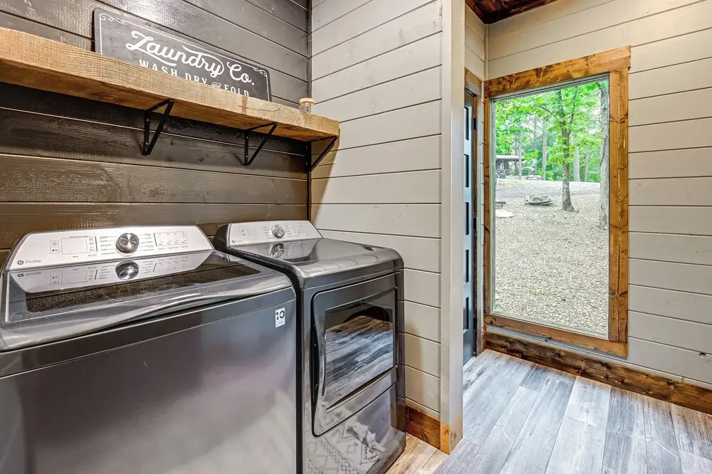 Luxe Broken Bow Vacation Rental: Hot Tub & Pets OK