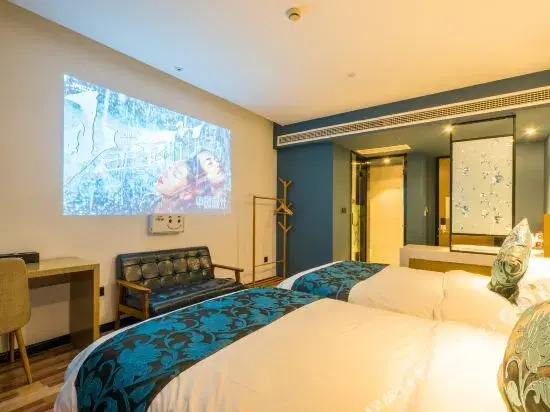 Huilong Hotel
