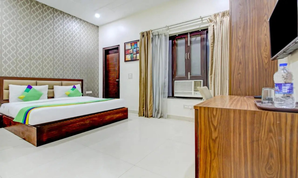 Treebo M2M Residency Sector 46