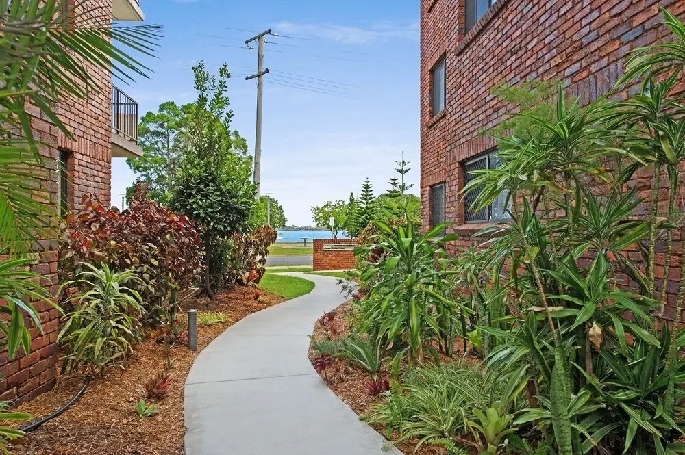 Waterviews,Pool, Wifi its all here !- Welsby Pde, Bongaree