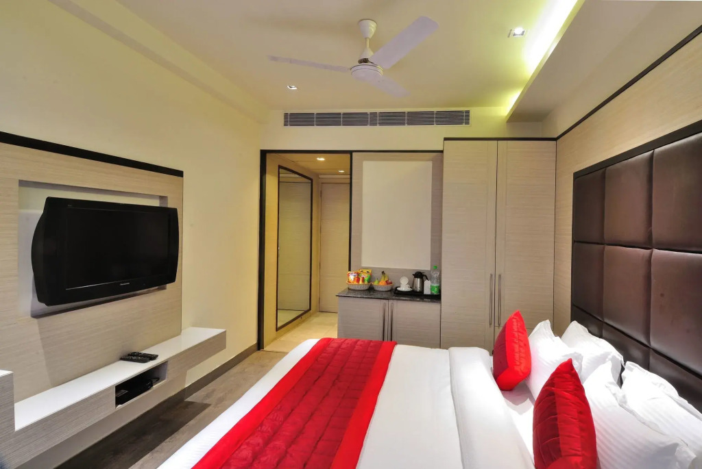 Hotel Royal Grand - Opposite Axis Bank East Patel Nagar