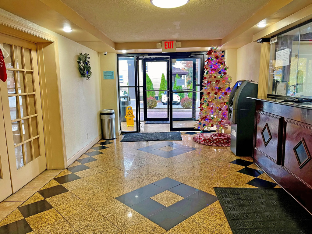 Red Carpet Inn - Newark Airport