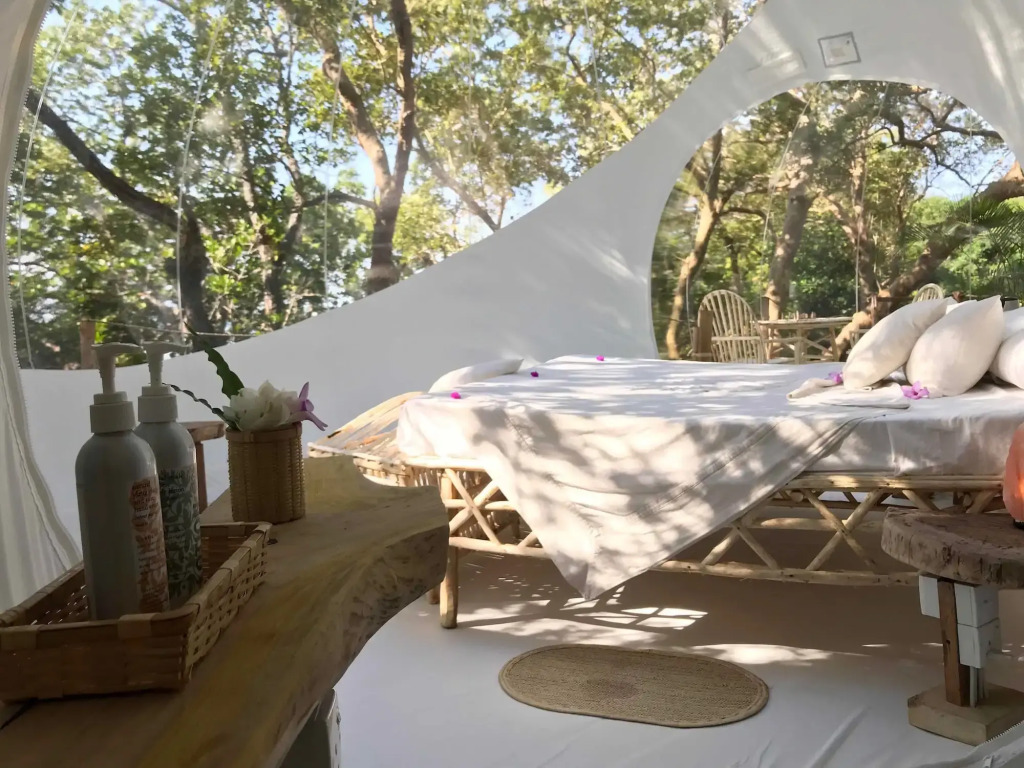 Rock and Sea Resort