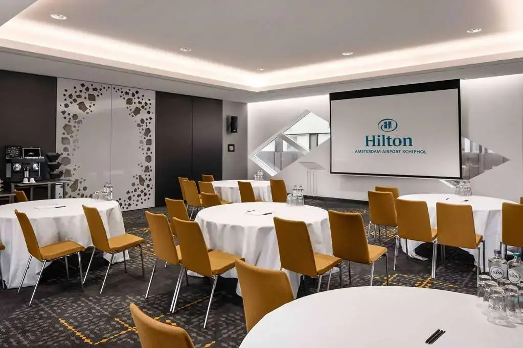 Отель Hilton Amsterdam Airport Schiphol