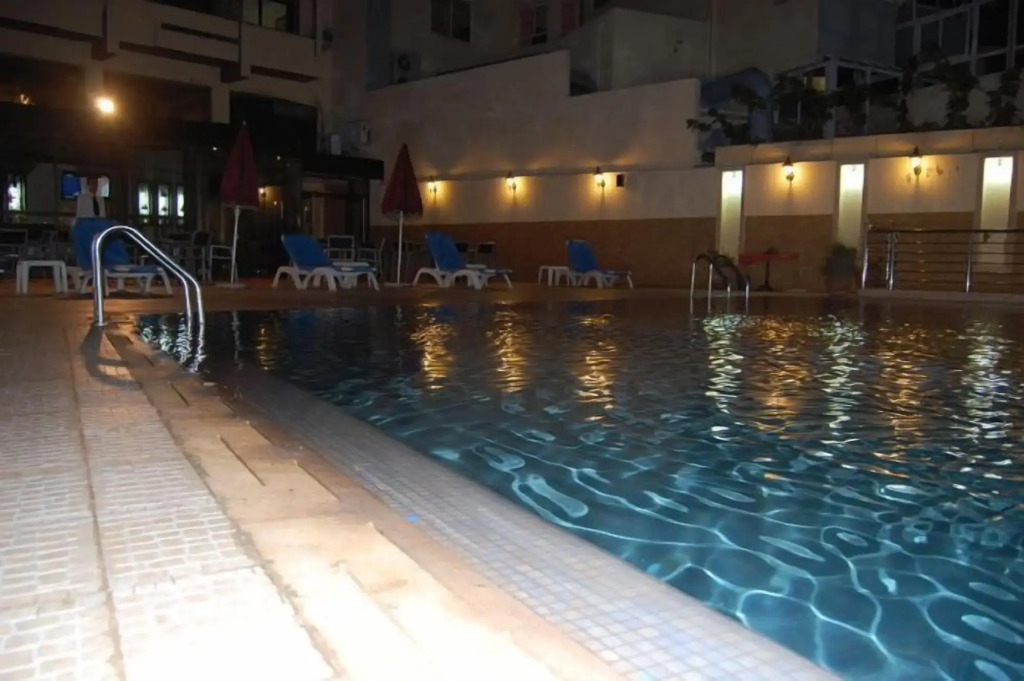 Hotel De La Corniche