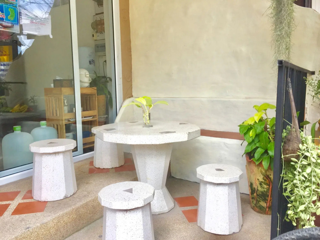 Nirvana Guesthouse & Hostel