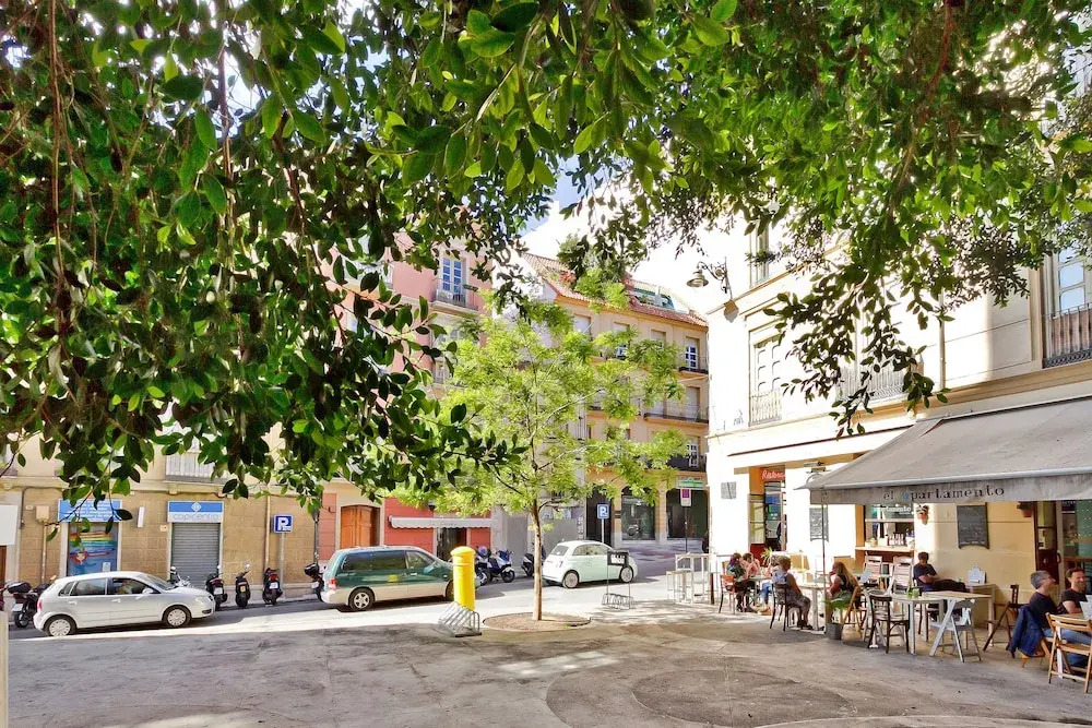 Del Parque Flats - Alvarez