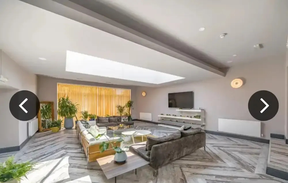 Ivy House, 6-beds, Sleeps 19 With Hot Tub