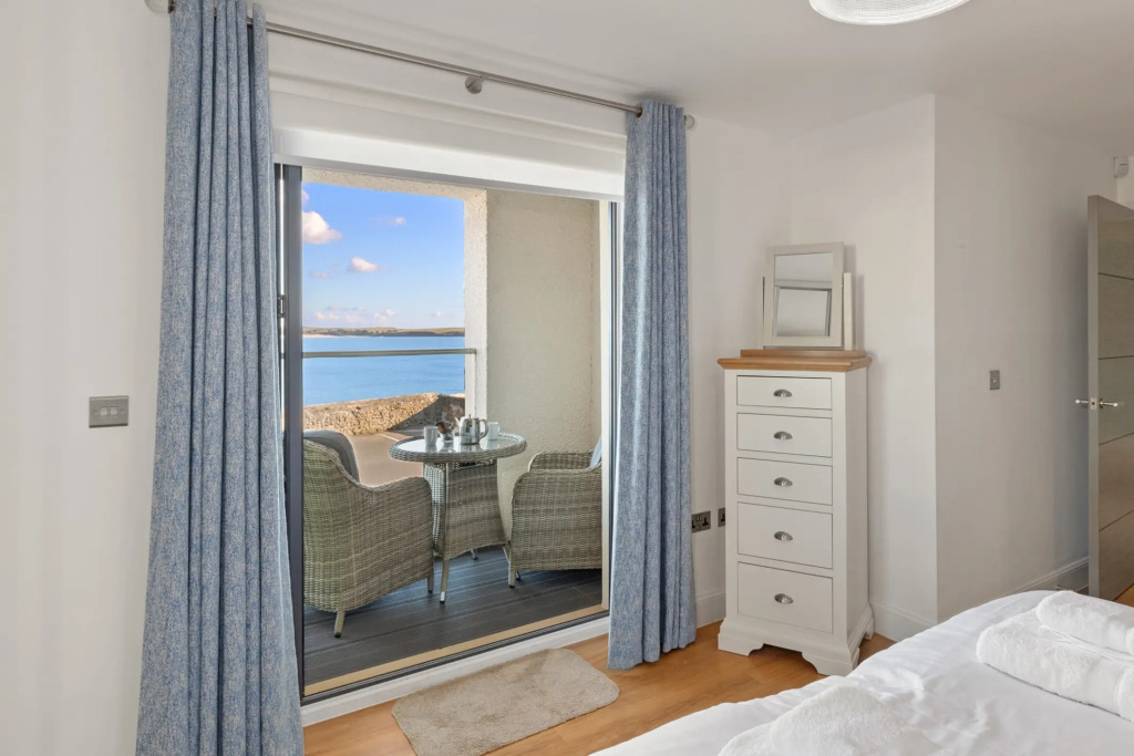 Apartment 8 Waterstone House - Luxury Apartment Sea Views Pet Friendly