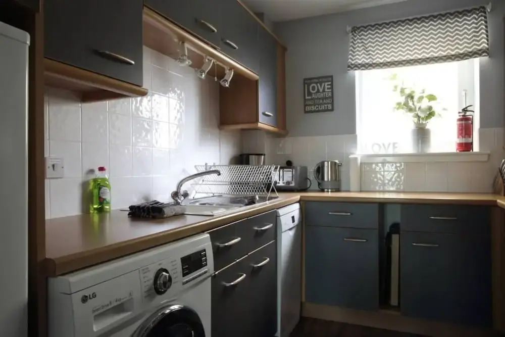 2 Bedroom Flat With Garage Parking