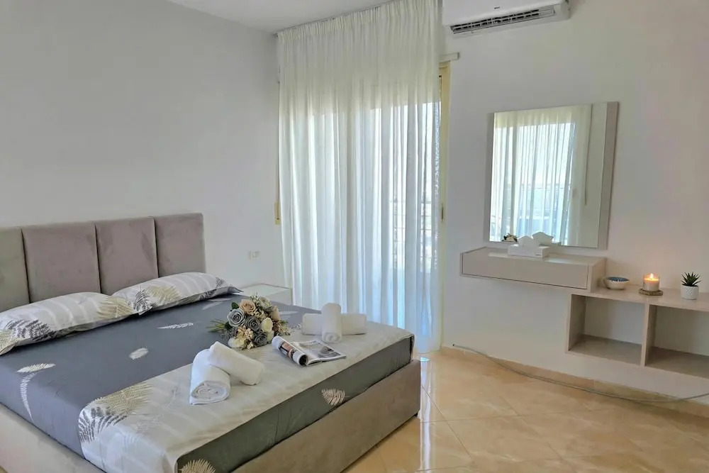Sea View Apartment in Durres Beach 100