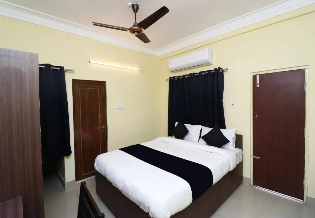 SilverKey Executive Stays 24890 Airport
