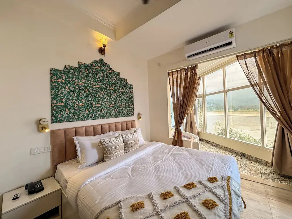 The Neeraj Ganga Rajmahal Wellness With Ganga View
