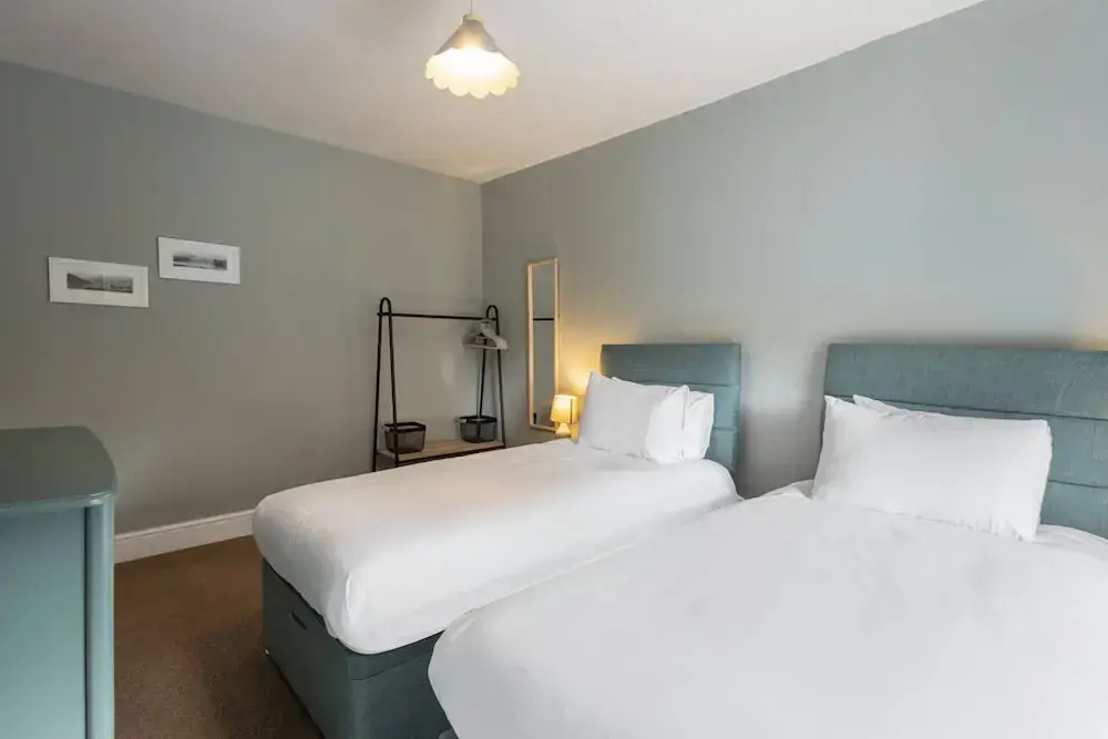 Host Stay Castle Hill Cottage