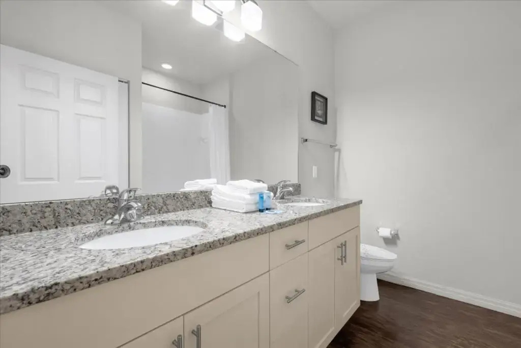 3 Bd 2 Ba Lucaya Village 22-103