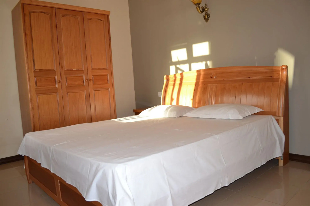 Jet Villa - Amandier 2-Bedroom Apartment with Pool near Flic en Flac Beach