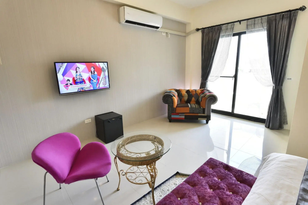 Avenue B&B