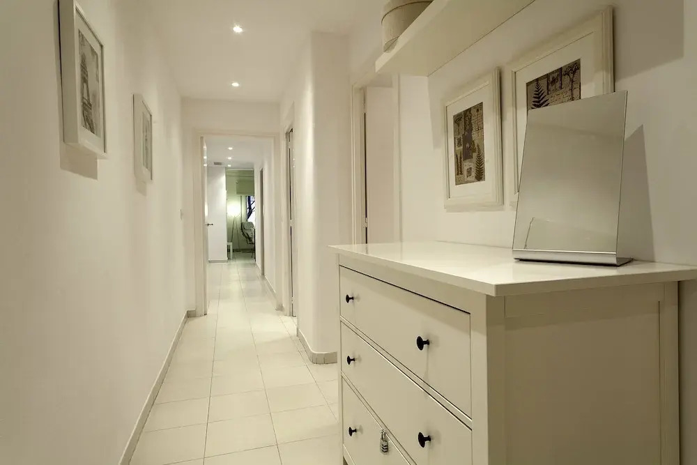 Blanc Apartment