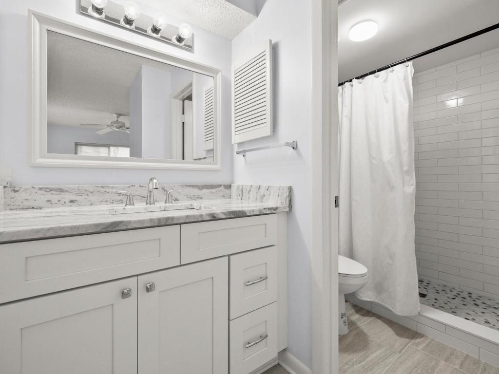 Ocean Village Club J14