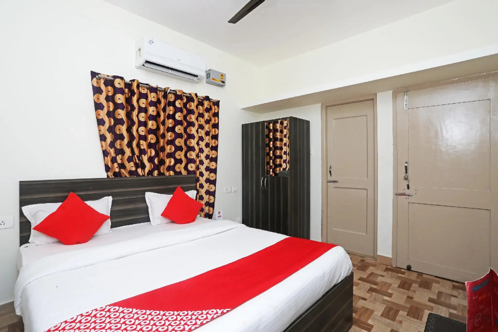 OYO 15084 Sai Lotus Residency